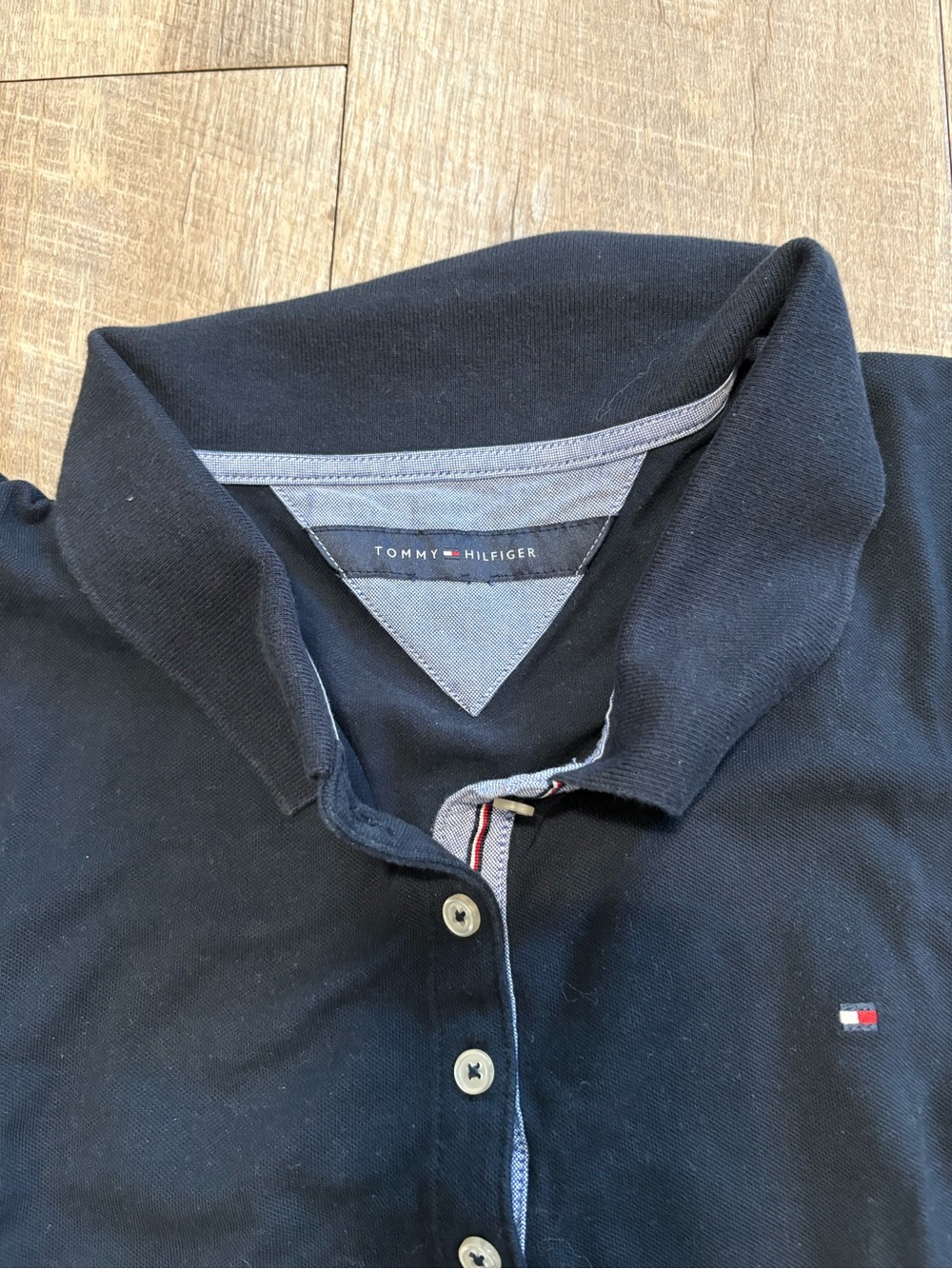 Tommy Hilfiger Women's Navy Short-Sleeve Button-Down Polo - Picture 2 of 4